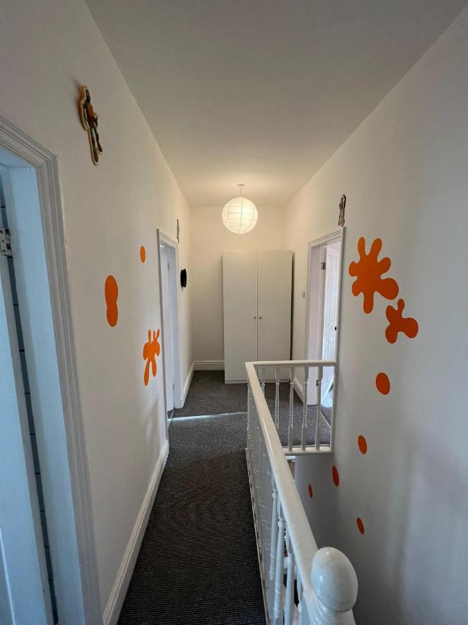 Nickelodeon House Great For Kids Villa Blackpool Bagian luar foto