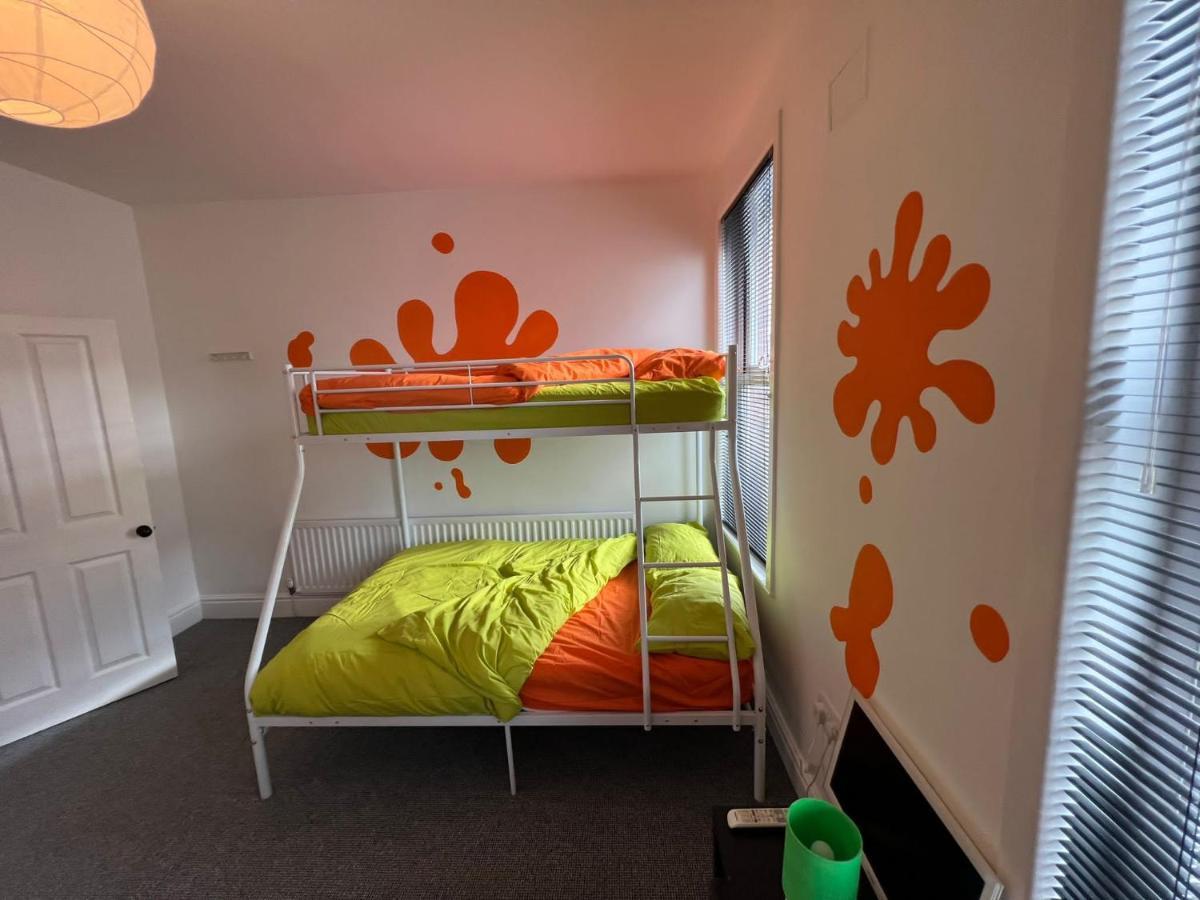 Nickelodeon House Great For Kids Villa Blackpool Bagian luar foto