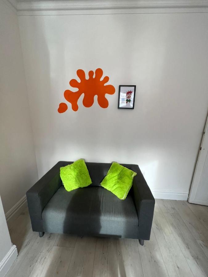 Nickelodeon House Great For Kids Villa Blackpool Bagian luar foto