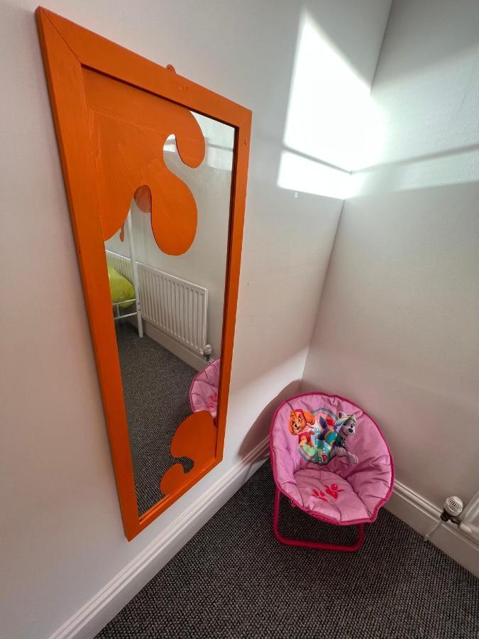 Nickelodeon House Great For Kids Villa Blackpool Bagian luar foto